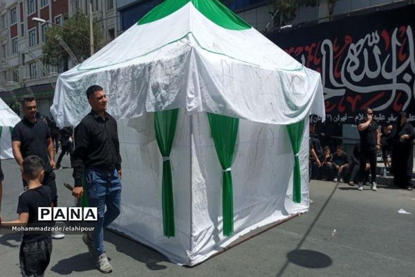 سوگواری مردم بهارستانی در روز عاشورای حسینی