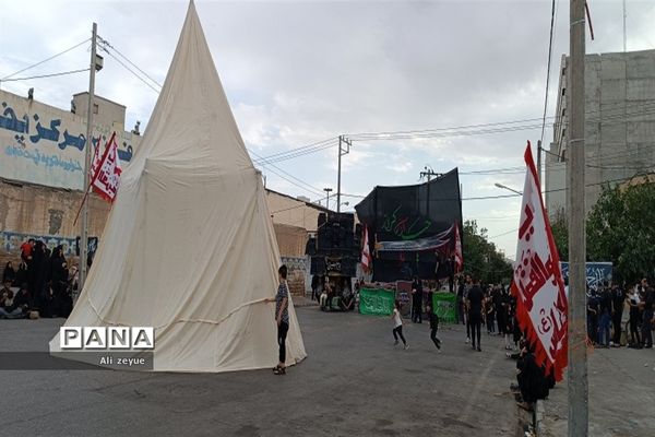 مراسم خیمه سوزان ،ظهر عاشورا در مصلی مشهد مقدس