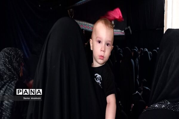 مراسم ظهر عاشورا در مسجد امام حسین(ع)
