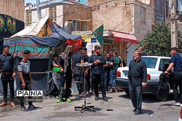 تجمع عزاداران شهرستان قرچک در روز سوم شهادت امام حسین(ع)