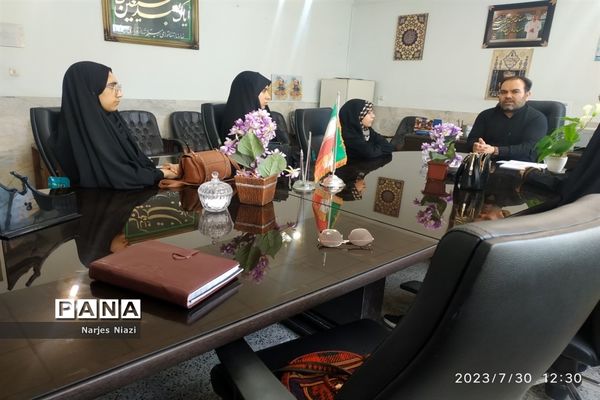 مراسم تقدیر از دانش‌آموزان دختر خبرنگار فعال پانا در شهرستان کاشمر