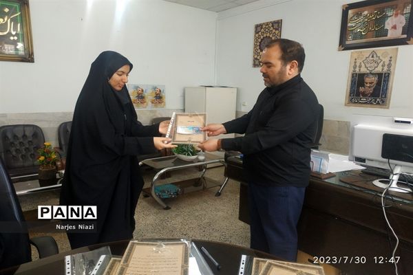 مراسم تقدیر از دانش‌آموزان دختر خبرنگار فعال پانا در شهرستان کاشمر