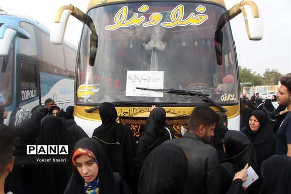 اعزام ۱۲۰ دانش‌آموز دختر زیارت‌اولی یزدی به مشهد مقدس
