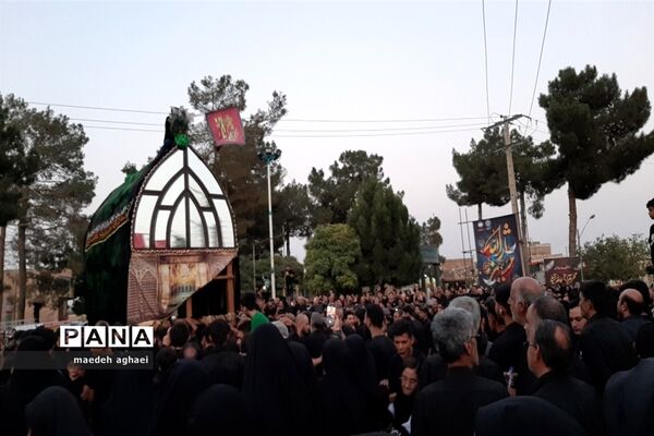 عاشورا، زمانی برای عاشقی زیر پرچم امام حسین(ع)