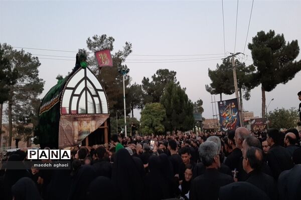 عاشورا، زمانی برای عاشقی زیر پرچم امام حسین(ع)