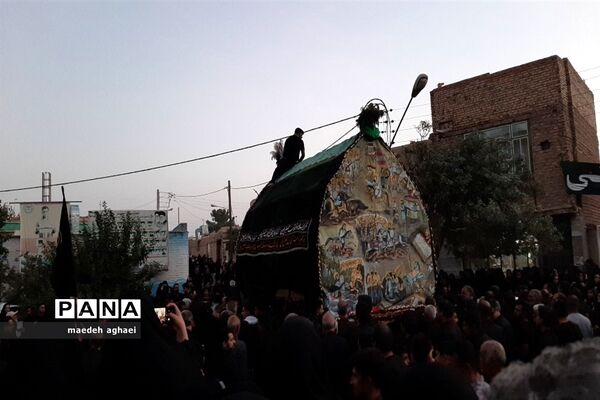 عاشورا، زمانی برای عاشقی زیر پرچم امام حسین(ع)