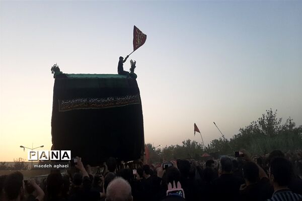عاشورا، زمانی برای عاشقی زیر پرچم امام حسین(ع)