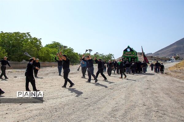 مراسم نخل‌گردانی  و شبیه‌خوانی  در روستای تاریخی وانشان استان اصفهان