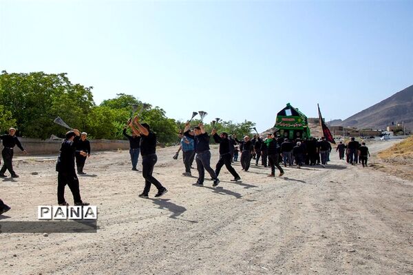 مراسم نخل‌گردانی  و شبیه‌خوانی  در روستای تاریخی وانشان استان اصفهان