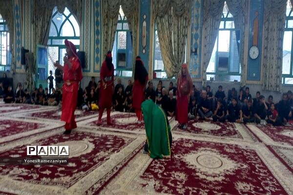 تعزیه‌خوانی روز عاشورا در روستای مزده خلیل‌آباد