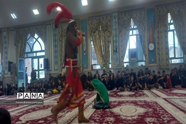 تعزیه‌خوانی روز عاشورا در روستای مزده خلیل‌آباد