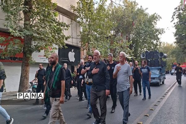 مراسم عزاداری ظهر روز عاشورای حسینی در ساری