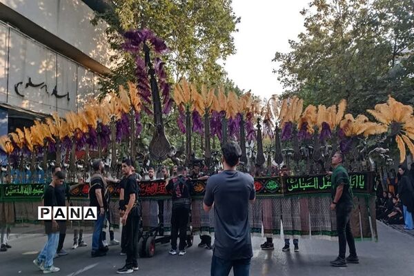 مراسم عزاداری ظهر روز عاشورای حسینی در ساری