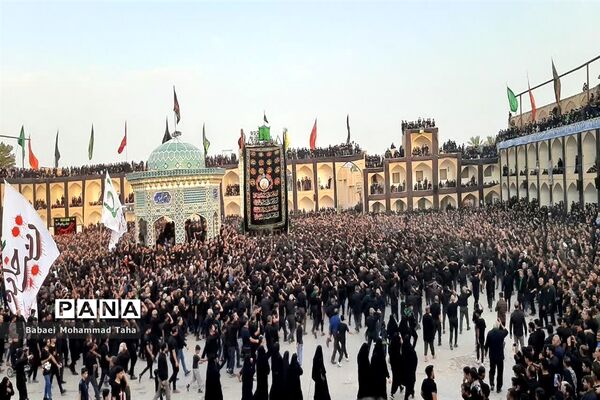 مراسم نخل‌برداری عصر عاشورا در حسینیه سفید شهرستان اشکذر