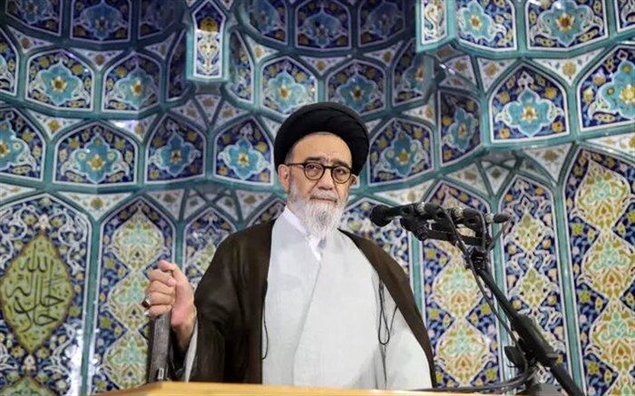 نماز جمعه و عاشورا جزو افتخارات امت اسلام است