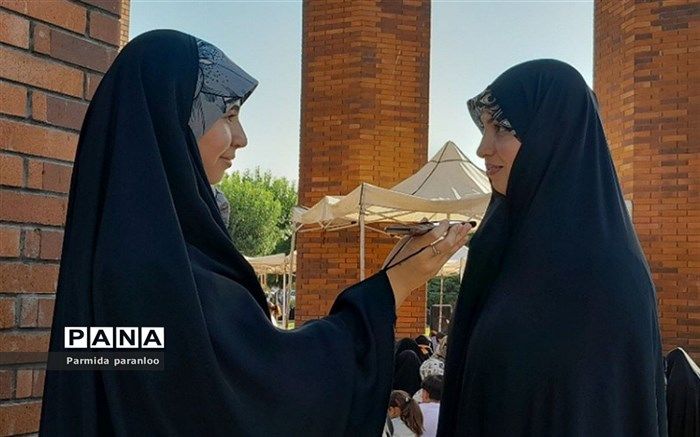 اعزام دانش‌آموزان انجمن دانش‌آموزی فعال ناحیه دو بهارستان  به مشهد