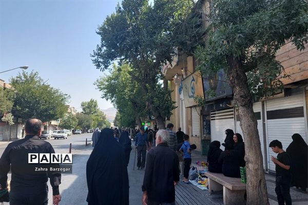 مراسم عزاداری و اقامه نماز ظهر روز عاشورا در حرم مطهر احمدبن موسی(ع)