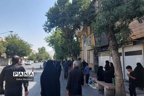 مراسم عزاداری و اقامه نماز ظهر روز عاشورا در حرم مطهر احمدبن موسی(ع)