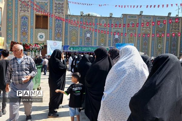 مراسم عزاداری و اقامه نماز ظهر روز عاشورا در حرم مطهر احمدبن موسی(ع)