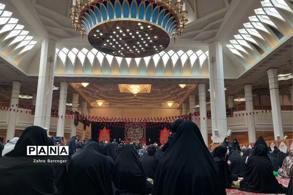 مراسم عزاداری و اقامه نماز ظهر روز عاشورا در حرم مطهر احمدبن موسی(ع)