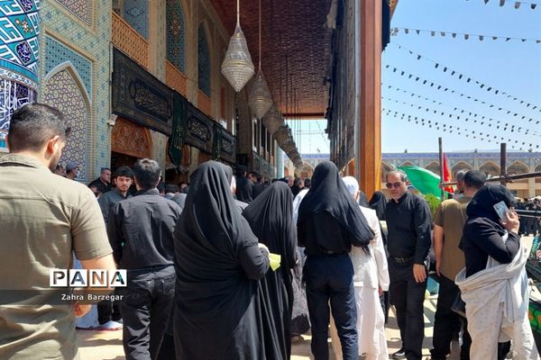 مراسم عزاداری و اقامه نماز ظهر روز عاشورا در حرم مطهر احمدبن موسی(ع)