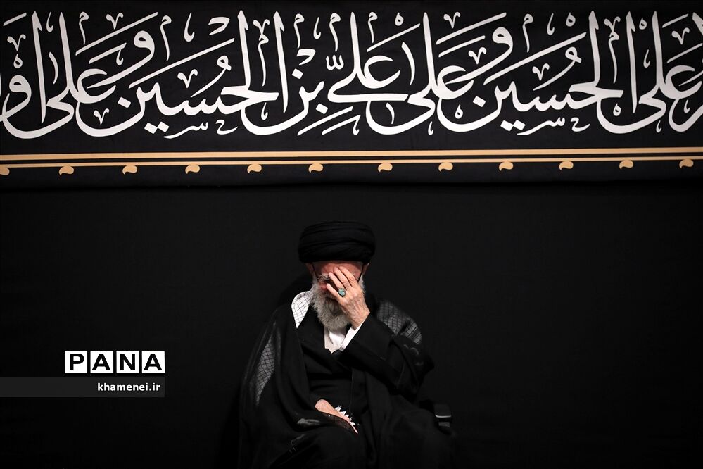 دومین شب مراسم عزاداری با حضور رهبر انقلاب
