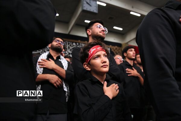 عزاداری شب تاسوعا با حضور رهبر انقلاب