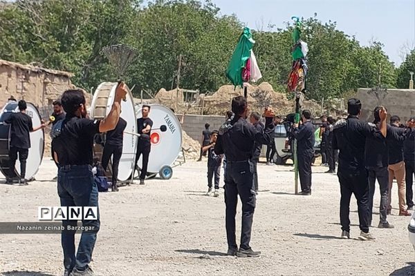 مراسم عزاداری و زنجیر‌زنی روز عاشورا در بوانات