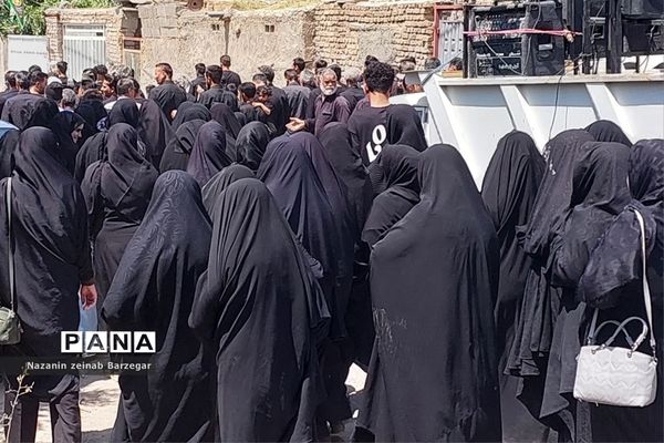 مراسم عزاداری و زنجیر‌زنی روز عاشورا در بوانات