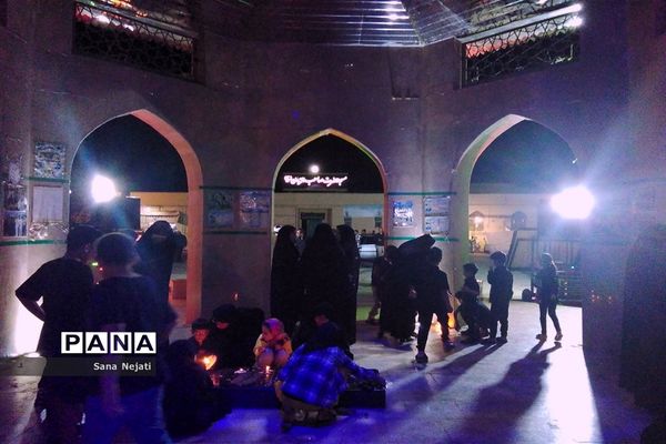 مراسم شام غریبان در جوار آرامگاه شهید گمنام