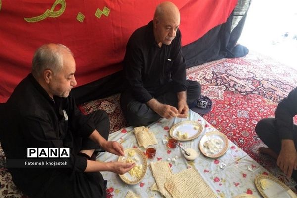 خدمت مردمان شهرستان قرچک به عزادارن حسینی در محرم