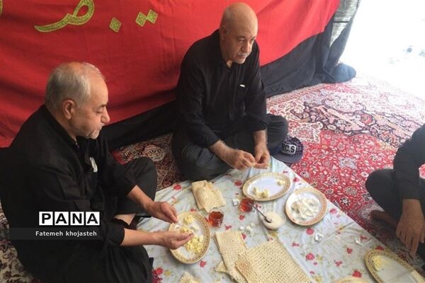 خدمت مردمان شهرستان قرچک به عزادارن حسینی در محرم