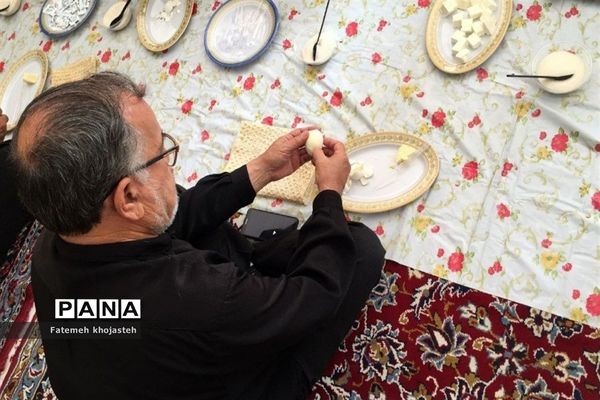 خدمت مردمان شهرستان قرچک به عزادارن حسینی در محرم