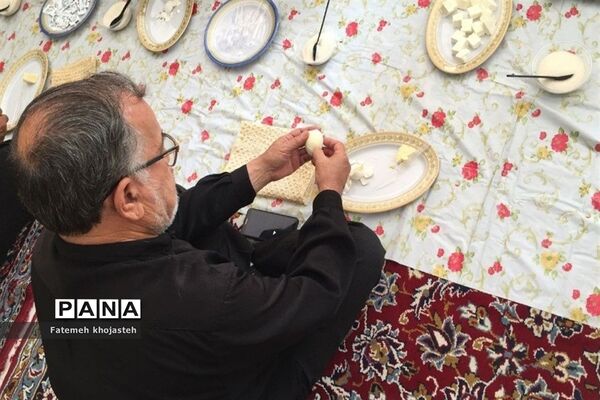 خدمت مردمان شهرستان قرچک به عزادارن حسینی در محرم