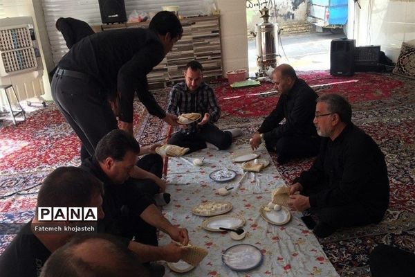 خدمت مردمان شهرستان قرچک به عزادارن حسینی در محرم