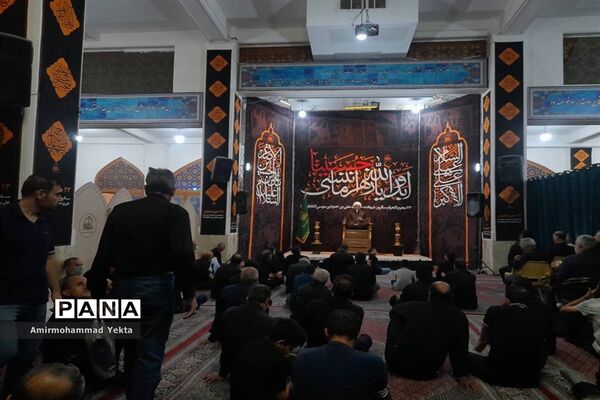 مراسم  عزاداری شام غریبان در حرم  مطهر علی بن حمزه(ع)