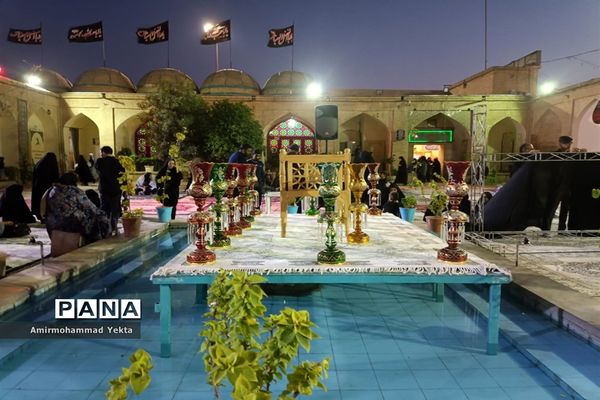 مراسم  عزاداری شام غریبان در حرم  مطهر علی بن حمزه(ع)