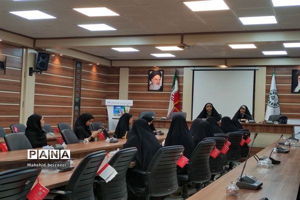 برگزاری اولین کارگاه مجری‌گری با حضور دبیر کارگروه دانش‌آموز زینب طلوع