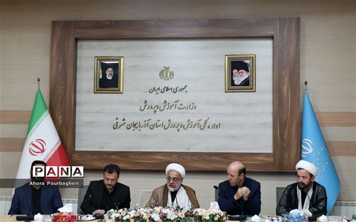 خانواده رکن اصلی جامعه در تربیت جوانان و نوجوانان است