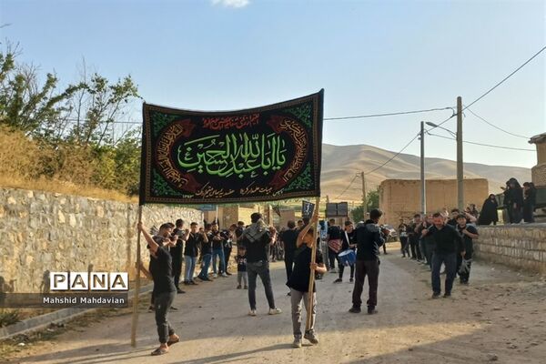 عزاداری روز عاشورا در شهرستان شازند