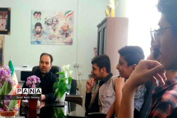 تجلیل از خبرنگاران فعال پسر پانا کاشمر