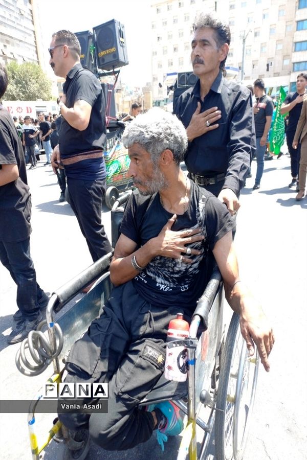 عزاداری عاشقان حسینی در دهه اول محرم