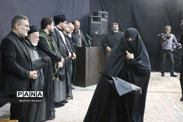 آیین رونمایی از کتیبه بانوان عاشورایی در هیات هنر و رسانه