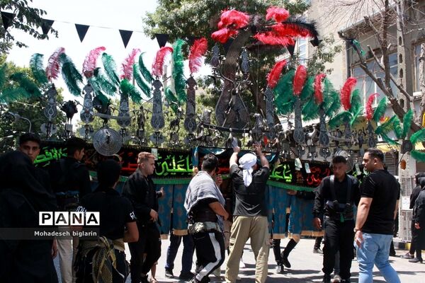 عزاداری کرمانشاهیان در عاشورای حسینی
