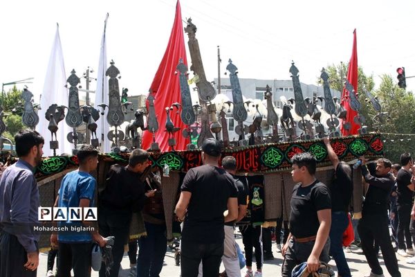 عزاداری کرمانشاهیان در عاشورای حسینی