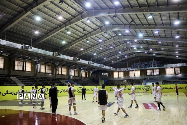 آخرین تمرین تیم ملی هندبال نوجوانان قبل از اعزام به مسابقات قهرمانی جهان