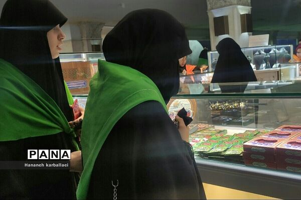 بازدید مسئولان انجمن دانش‌آموزی بهارستان 2 از موزه بزرگ رضوی