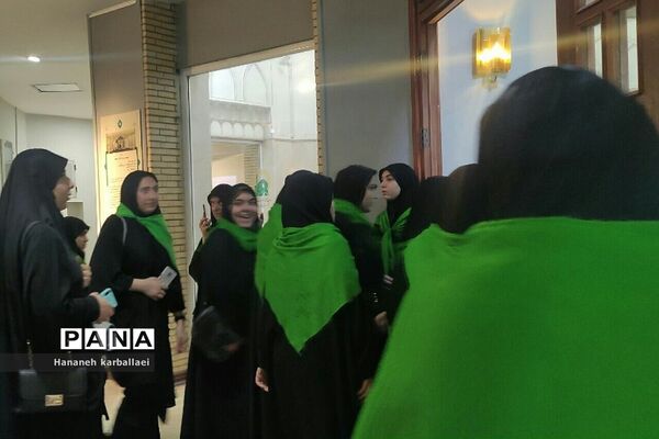 بازدید مسئولان انجمن دانش‌آموزی بهارستان 2 از موزه بزرگ رضوی