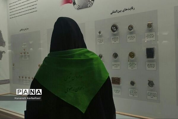 بازدید مسئولان انجمن دانش‌آموزی بهارستان 2 از موزه بزرگ رضوی