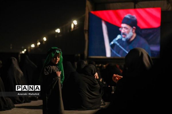 حضور نوزادان و خردسالان اردکانی در مراسم عزاداری محرم